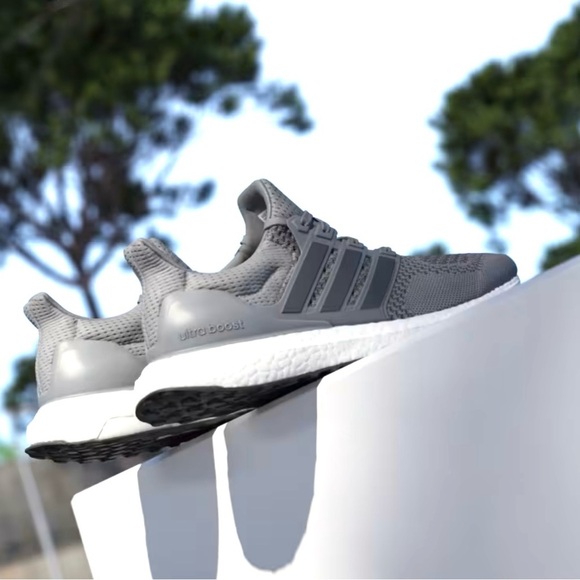ADIDAS Ultra Boost Men\'s Athletic Shoes in Gray and White Lace closure main image 4